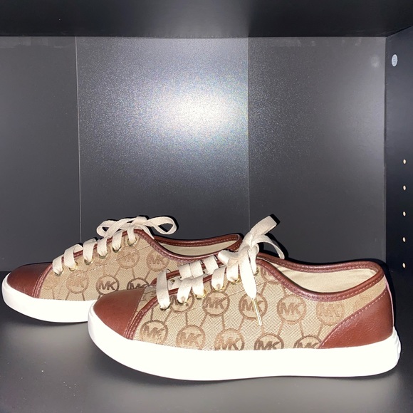 Michael Kors Monogram Sneakers - Picture 5 of 10